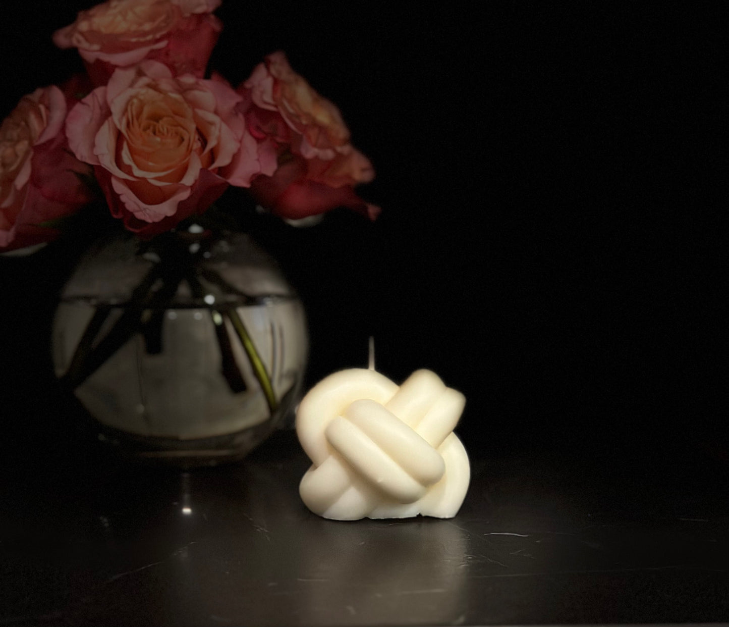 Infinity Knot Candle